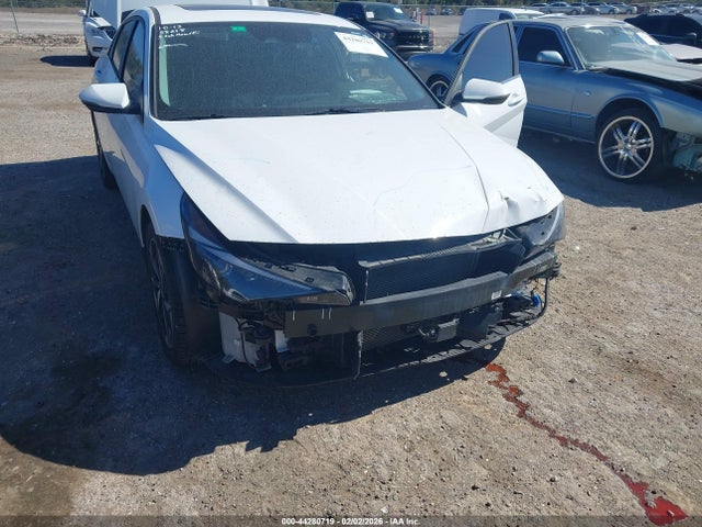 HYUNDAI ELANTRA HYBRID LIMITED - 6