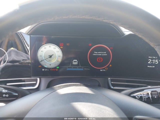 HYUNDAI ELANTRA HYBRID LIMITED - 7