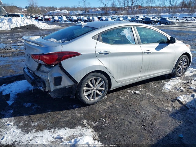 HYUNDAI ELANTRA SE - 4