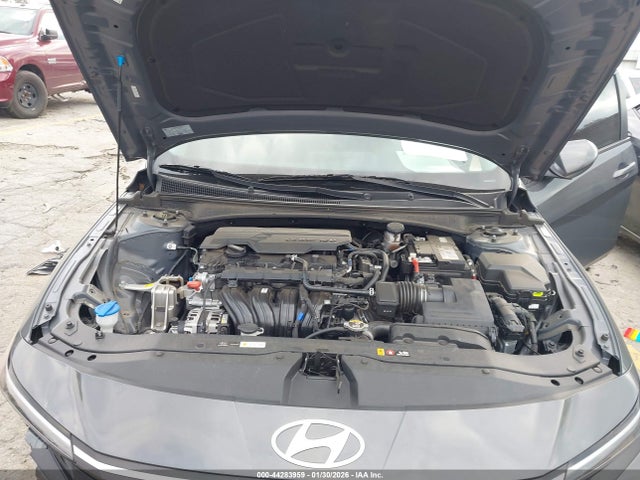 HYUNDAI ELANTRA SEL - 10