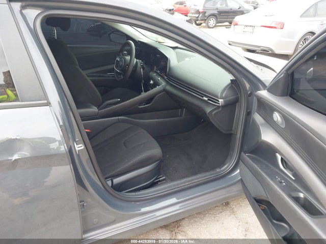 HYUNDAI ELANTRA SEL - 5