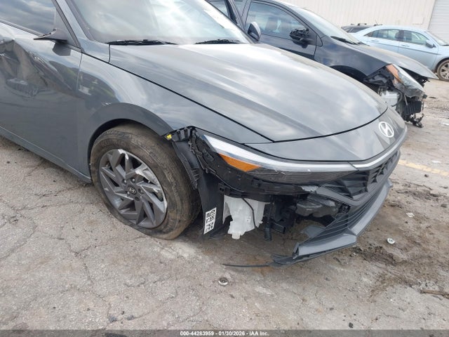 HYUNDAI ELANTRA SEL - 6