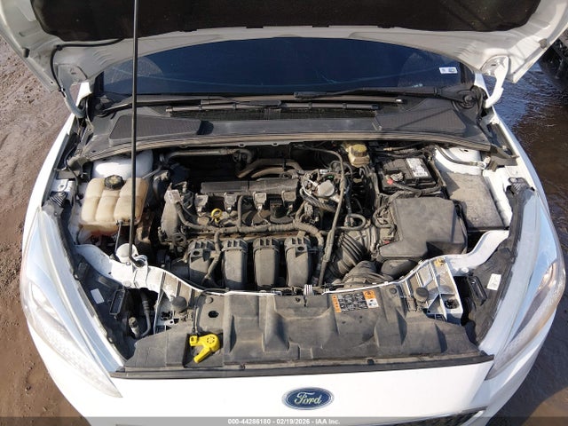 FORD FOCUS SE - 10