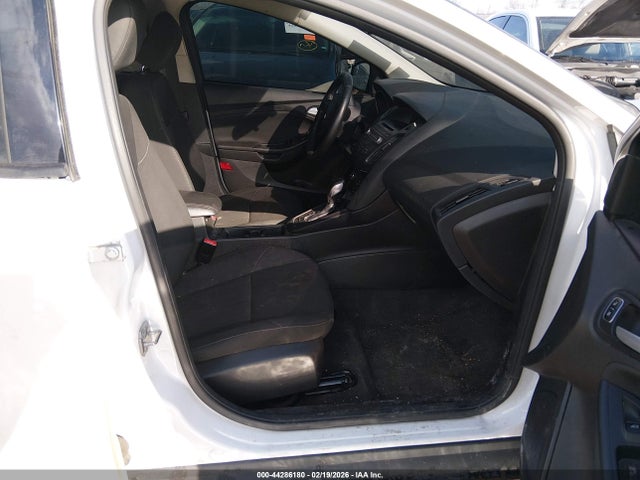 FORD FOCUS SE - 5