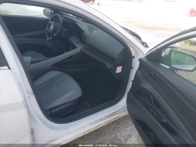 HYUNDAI ELANTRA HYBRID LIMITED - 5