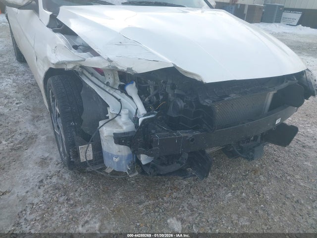 HYUNDAI ELANTRA HYBRID LIMITED - 6