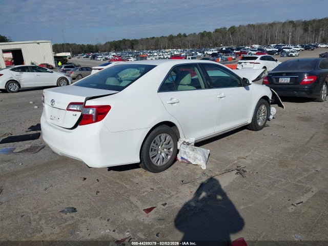 TOYOTA CAMRY - 4