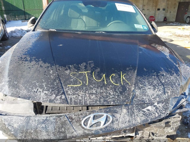 HYUNDAI ELANTRA SEL - 10