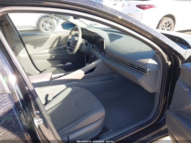 HYUNDAI ELANTRA SEL - 5