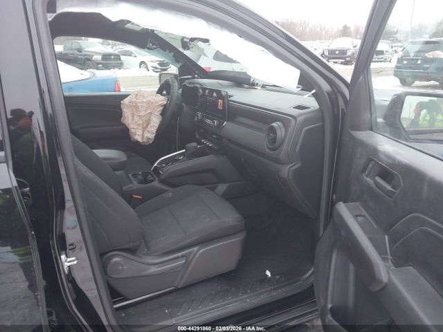 CHEVROLET COLORADO 4WD TRAIL BOSS - 5