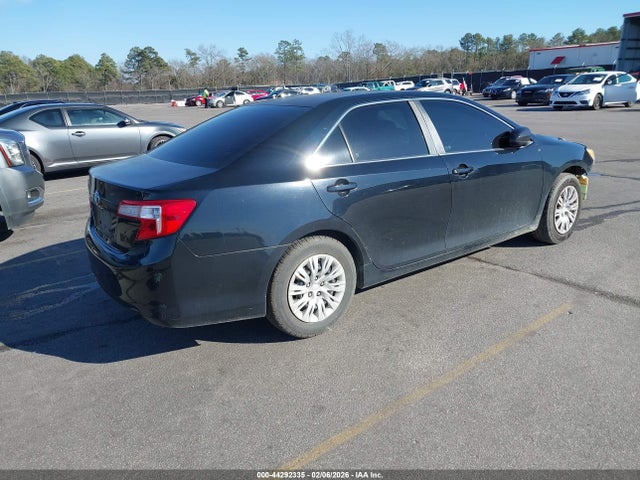 TOYOTA CAMRY - 4