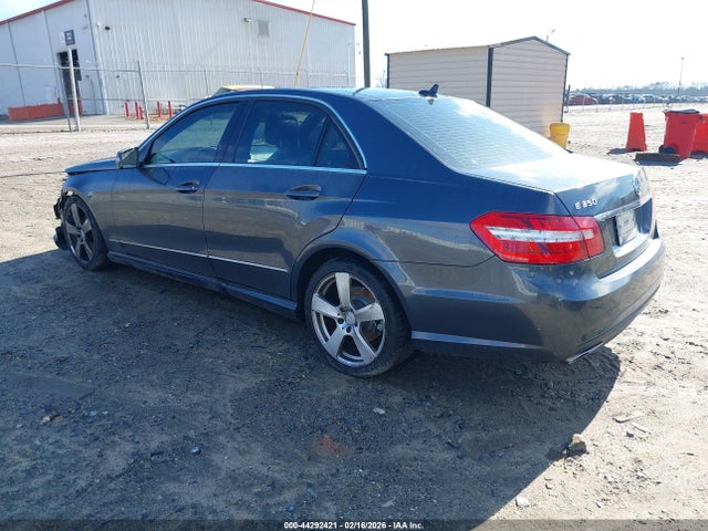 MERCEDES-BENZ E-CLASS - 3