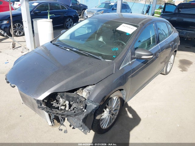 FORD FOCUS TITANIUM - 2