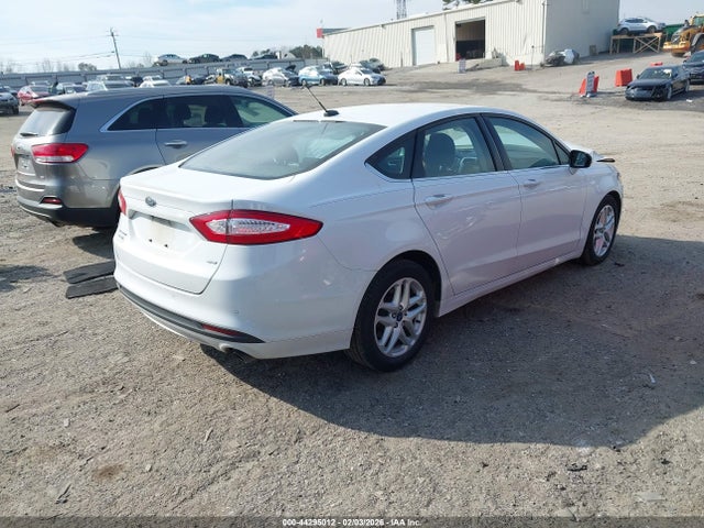 FORD FUSION SE - 4