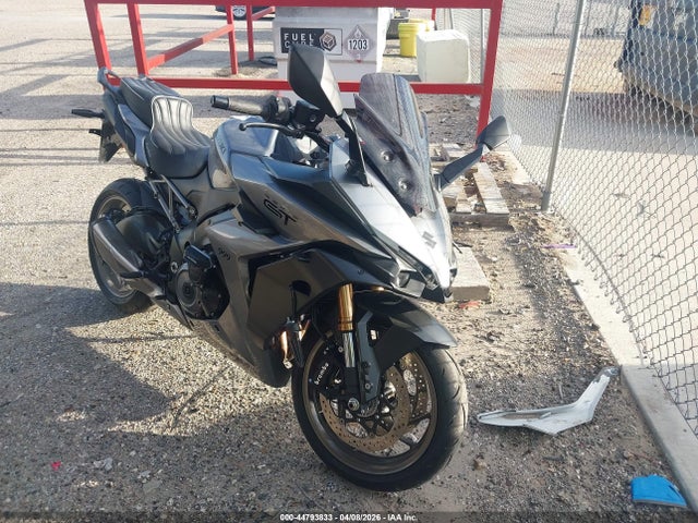 2025 SUZUKI GSX GT/GT+