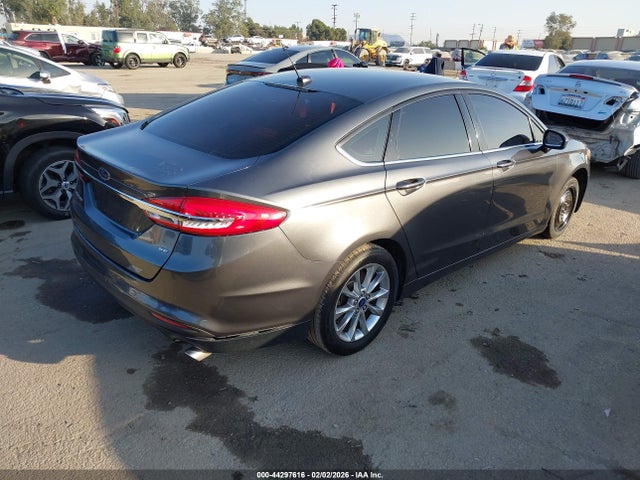 FORD FUSION SE - 4