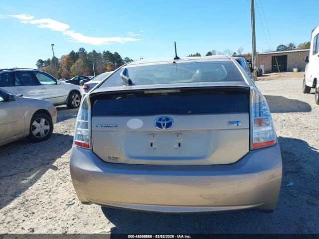 2010 Toyota PRIUS III — миниатюра 16