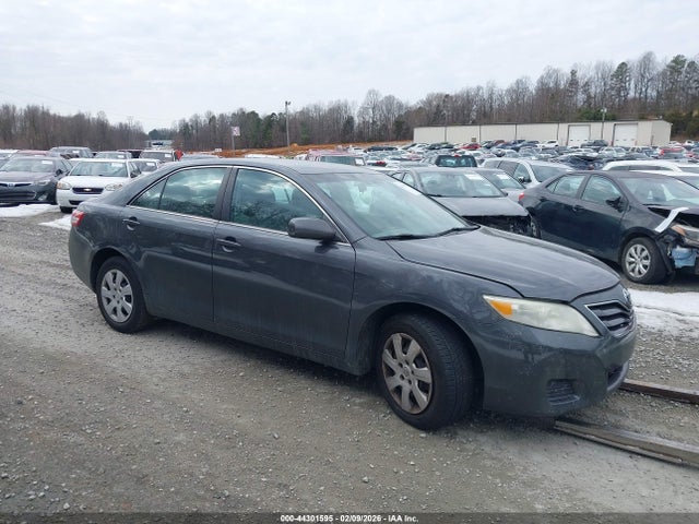 2011 TOYOTA CAMRY LE