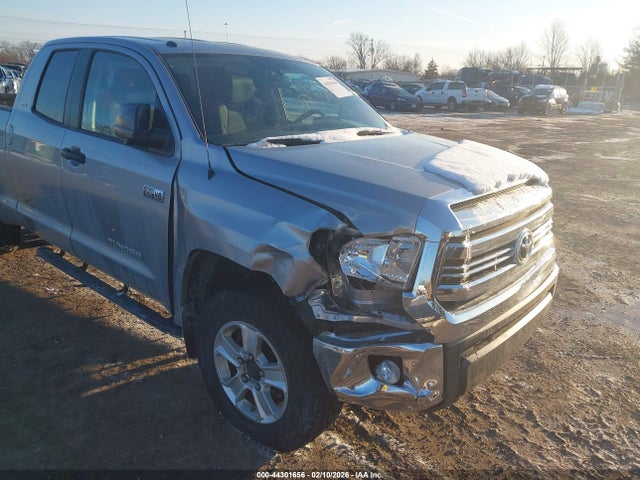 2017 TOYOTA TUNDRA SR5 5.7L V8
