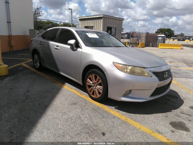 2013 LEXUS ES 