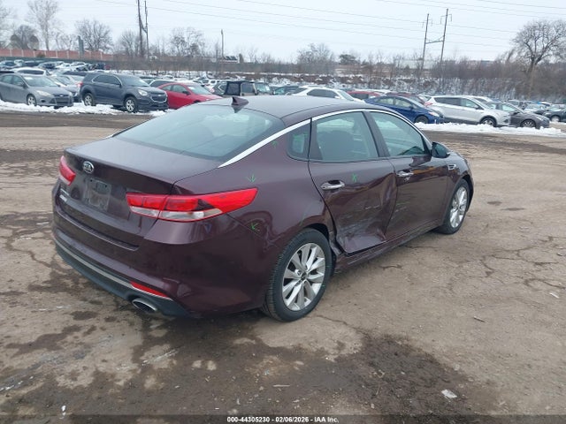 KIA OPTIMA LX - 4