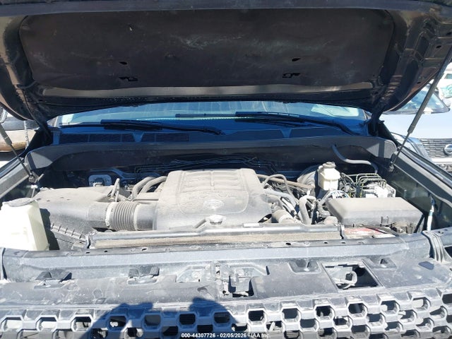TOYOTA TUNDRA - 10