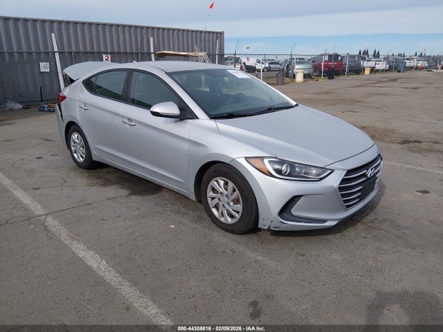 HYUNDAI ELANTRA SE - 1