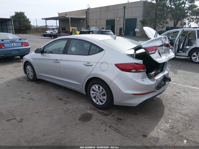 HYUNDAI ELANTRA SE - 3