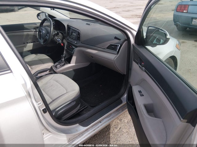 HYUNDAI ELANTRA SE - 5