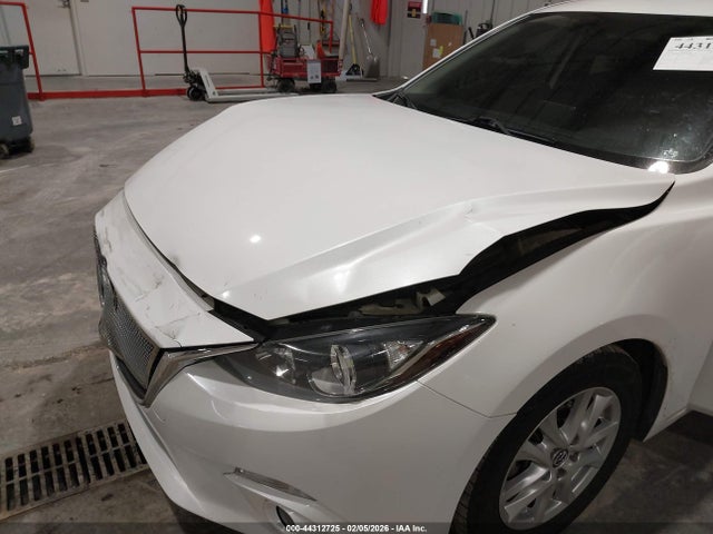 2016 Mazda MAZDA3 photo 10