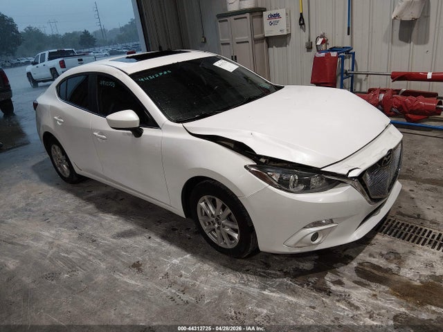2016 Mazda MAZDA3 photo 1
