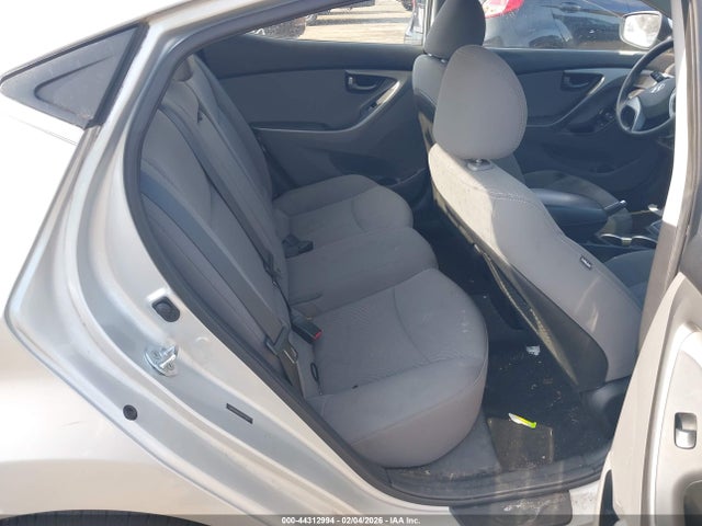 HYUNDAI ELANTRA SE - 8