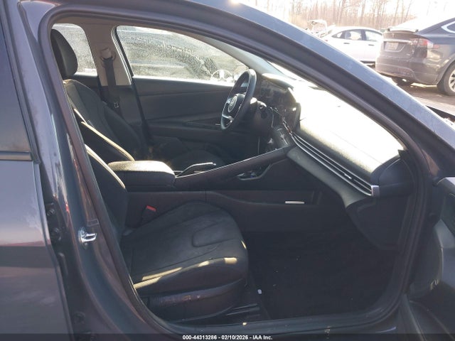 HYUNDAI ELANTRA SEL - 5