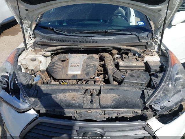 HYUNDAI VELOSTER TURBO - 10