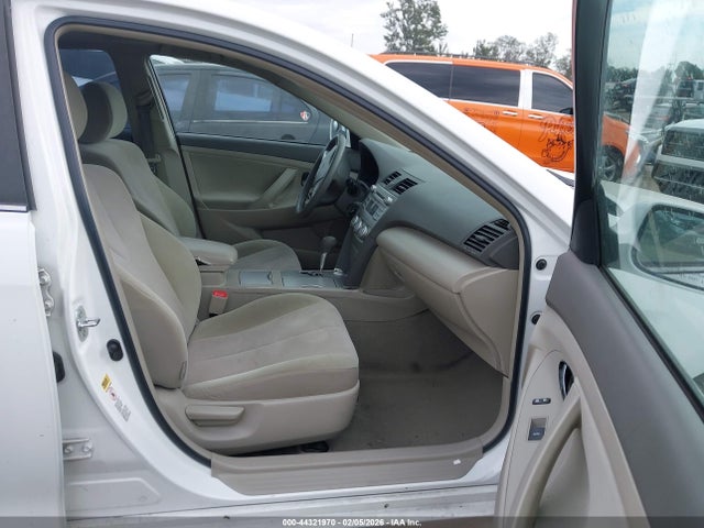 2011 Toyota CAMRY LE 照片 5