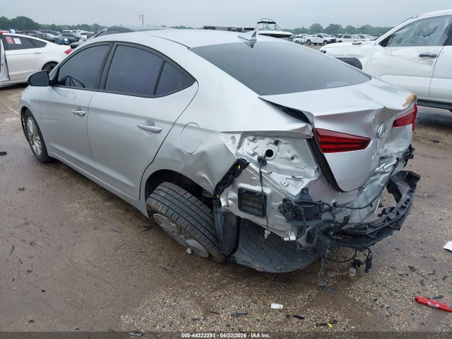 HYUNDAI ELANTRA VALUE EDITION - 3