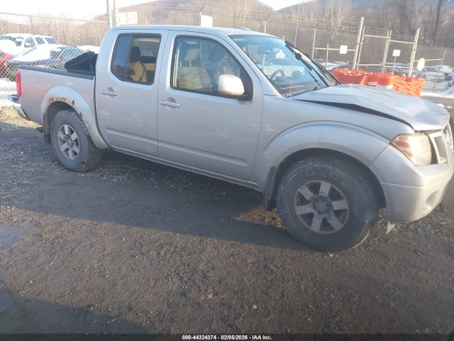 2011 NISSAN FRONTIER PRO-4X