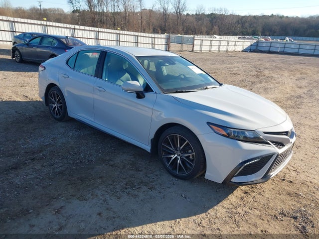 TOYOTA CAMRY - 1