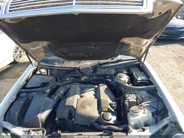 MERCEDES-BENZ E-CLASS - 10