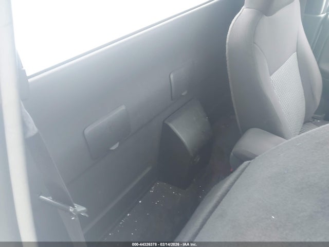 CHEVROLET COLORADO WORK TRUCK - 8