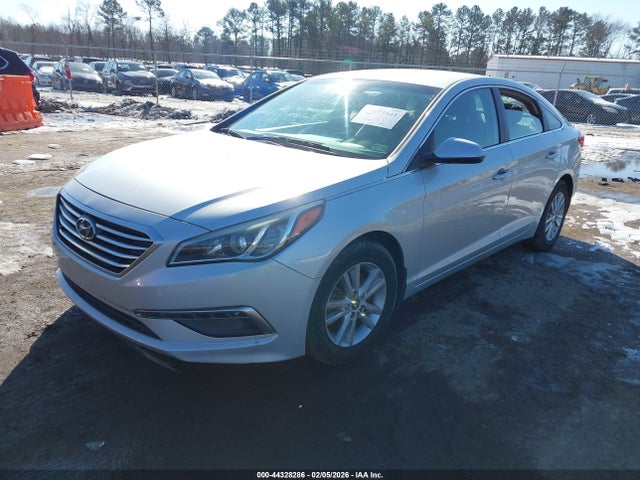 2015 Hyundai SONATA SE 照片 2