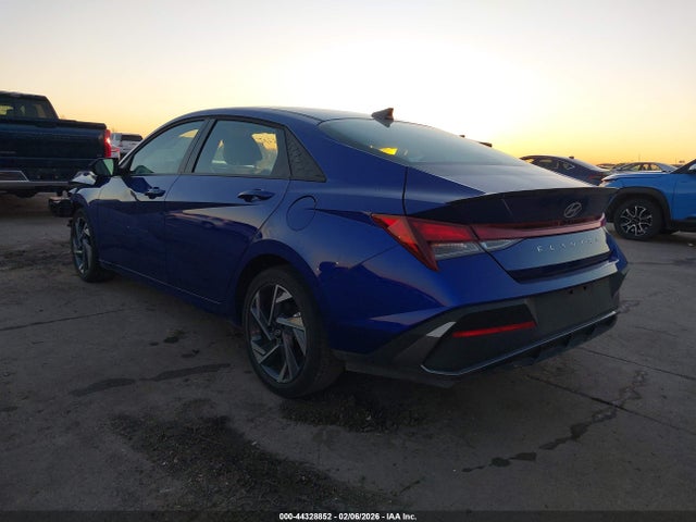 HYUNDAI ELANTRA SEL SPORT - 3