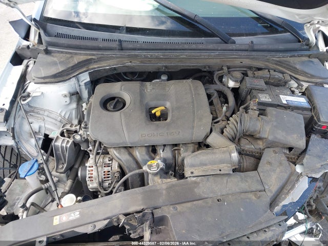 HYUNDAI ELANTRA VALUE EDITION - 10