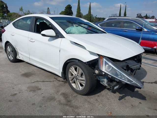 HYUNDAI ELANTRA VALUE EDITION - 1