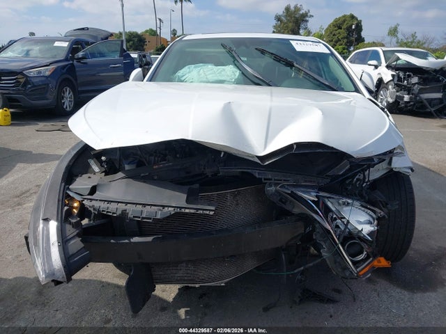 HYUNDAI ELANTRA VALUE EDITION - 6