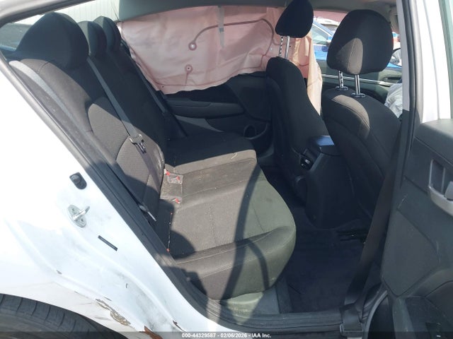 HYUNDAI ELANTRA VALUE EDITION - 8