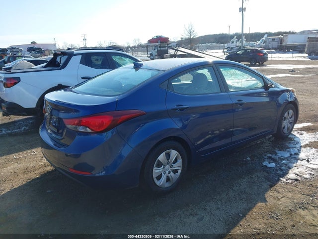 HYUNDAI ELANTRA SE - 4