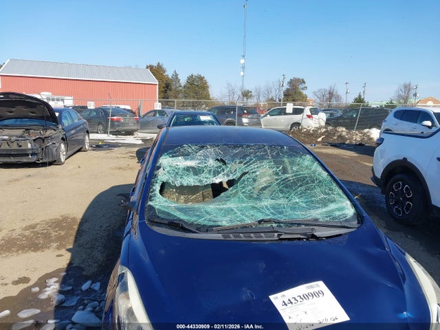 HYUNDAI ELANTRA SE - 6