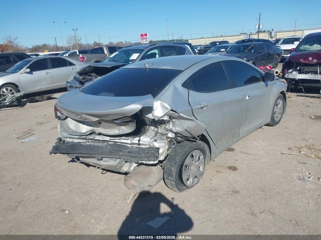 صورة 4 لـ 2016 Hyundai ELANTRA SE