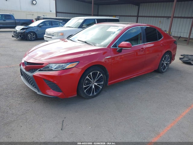 2020 Toyota CAMRY SE HYBRID photo 2